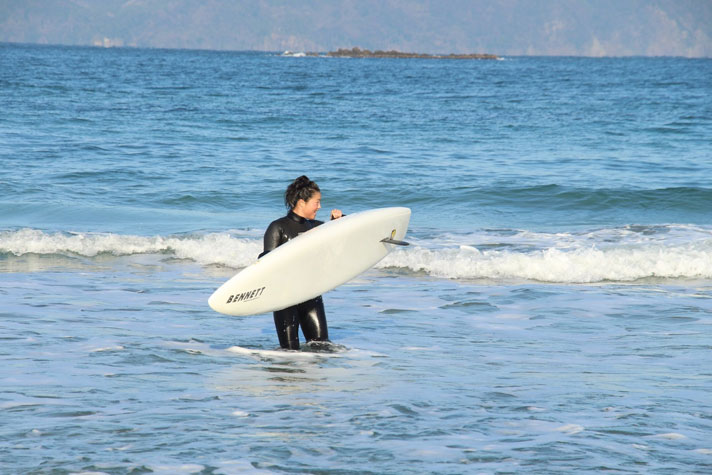 大都会から小さな海辺の暮らしへ