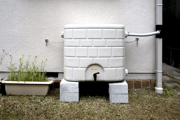雨水タンク】 タキロンシーアイ製 雨音くん120リットル 架台なし
