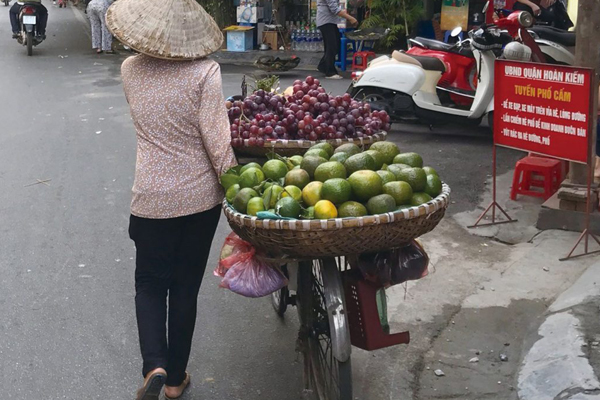 ベトナム煤竹かご