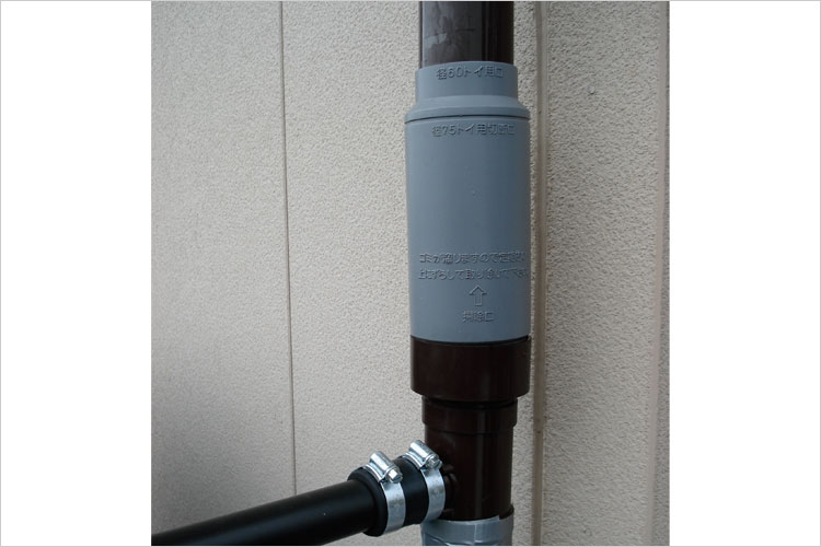 コダマ樹脂工業製雨水取水器